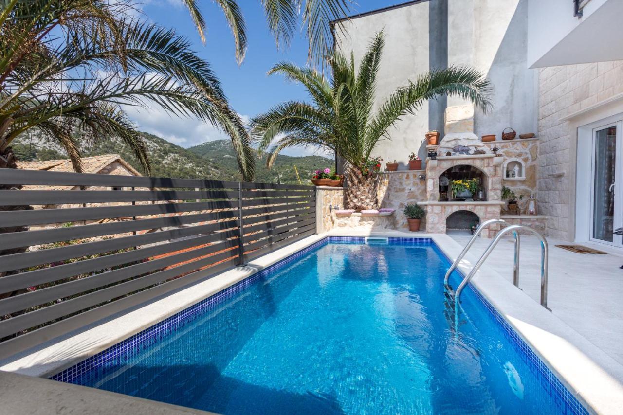 Villa Capitis In The Center- Luxury Apartment With Swimming Pool Hvar Town Exterior foto